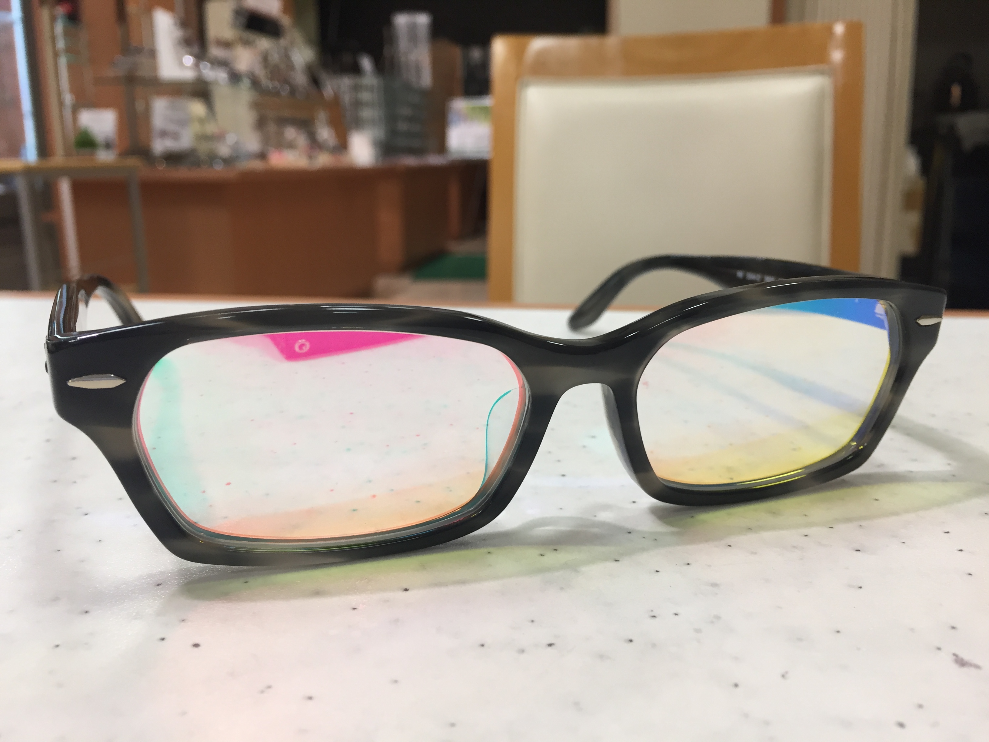 ネオダルトン 色覚補正メガネ Carreraフレーム ほぼ未使用 赤補正 2026