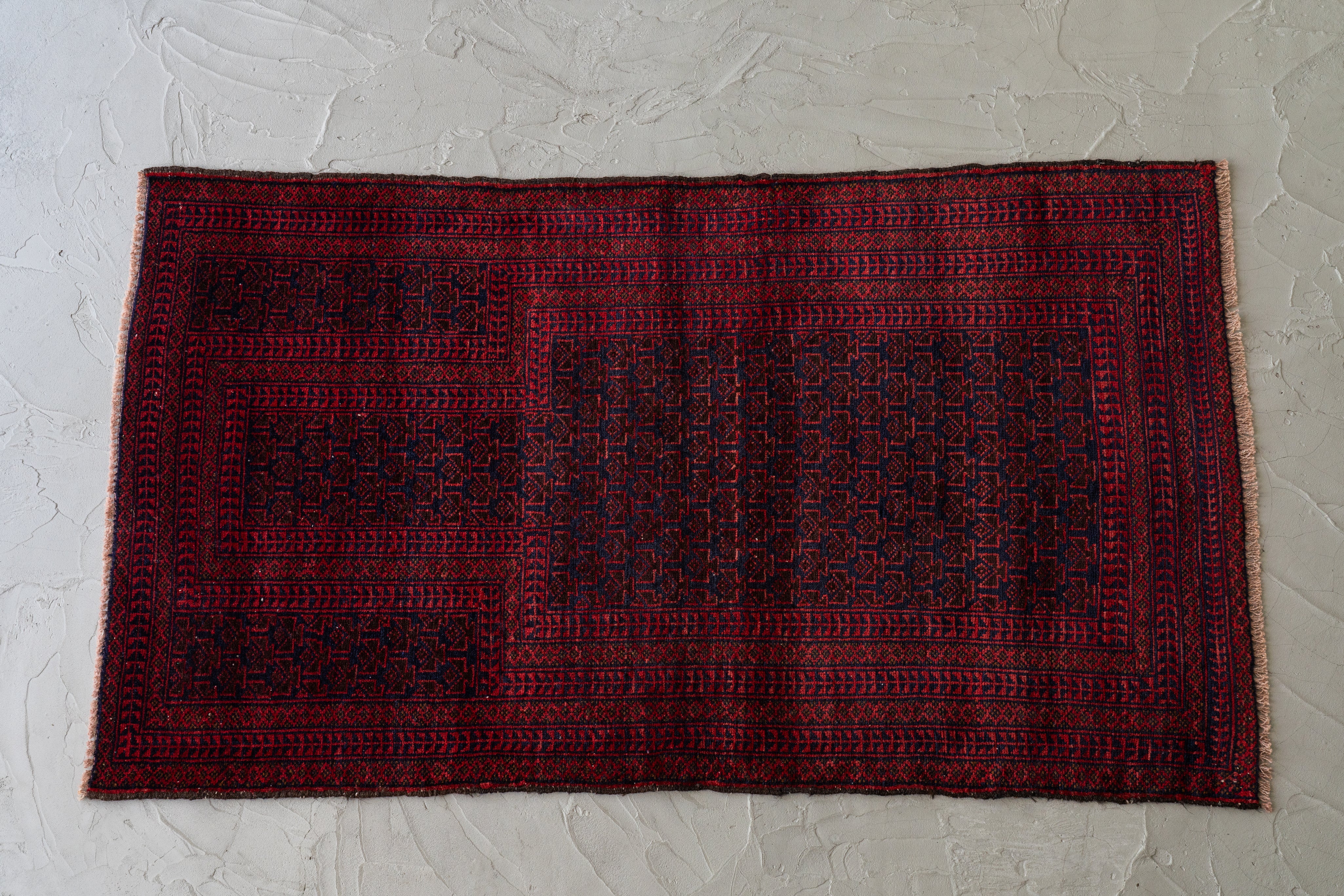 アフガニスタン 1980年代 トライバルラグ】バルーチラグ ヴィンテージ