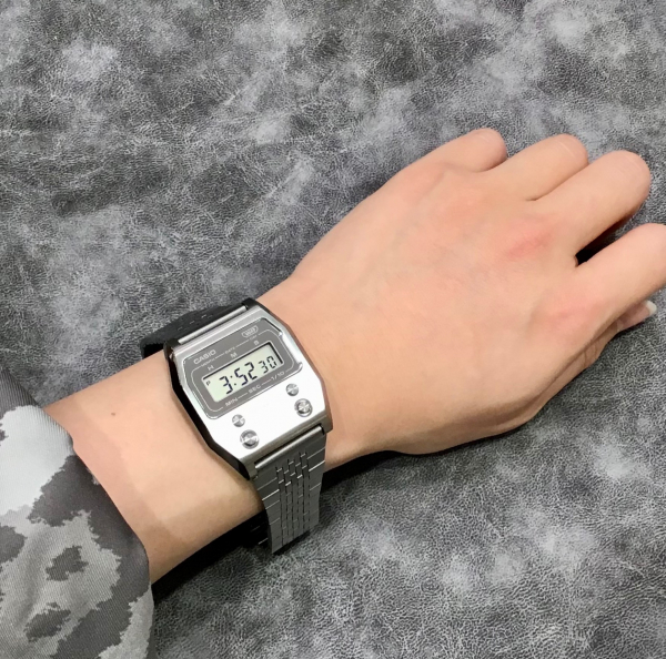 カシオ クラシック】A1100シリーズにワンカラ―でまとめた新色登場