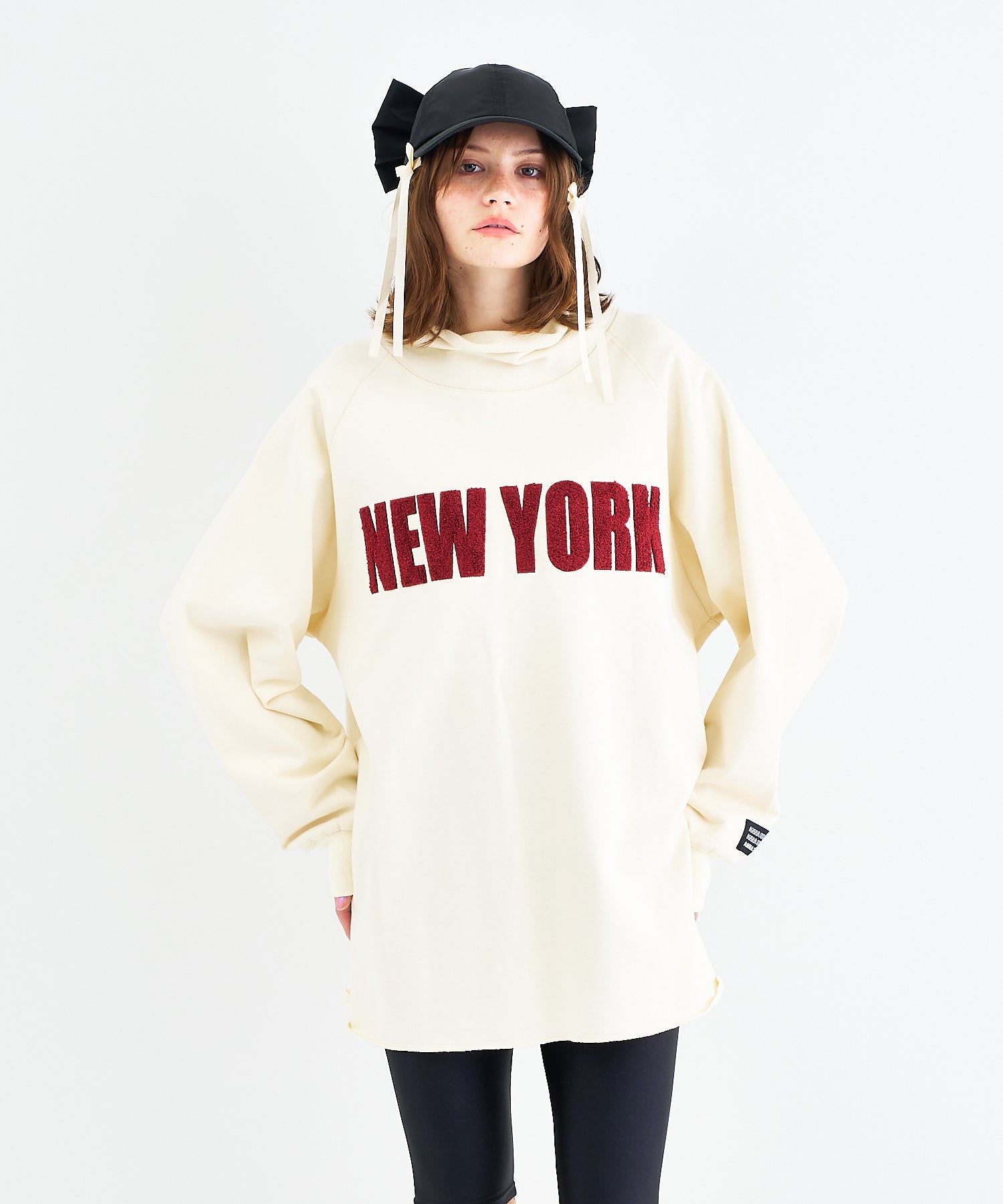 ハイネック“NY”刺繍スウェットプルオーバー – ANNA SUI NYC