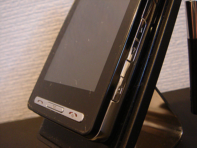 PRADA Phone by LG FOMA L852i(DOCOMO) 2008年 | 古いハードに囲まれて