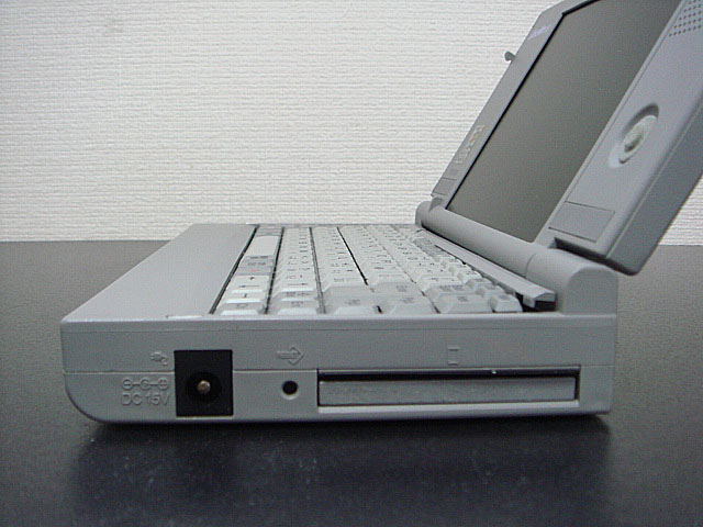 Libretto 20 (TOSHIBA) 1996年 178,000円 | 古いハードに囲まれて