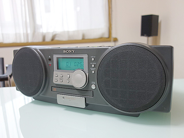 CDラジカセ ZS-D1 | 古いハードに囲まれて since2011