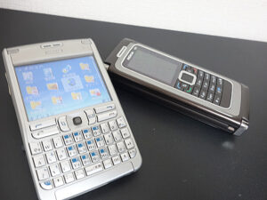 Nokia E61（NOKIA）2006年 | 古いハードに囲まれて since2011