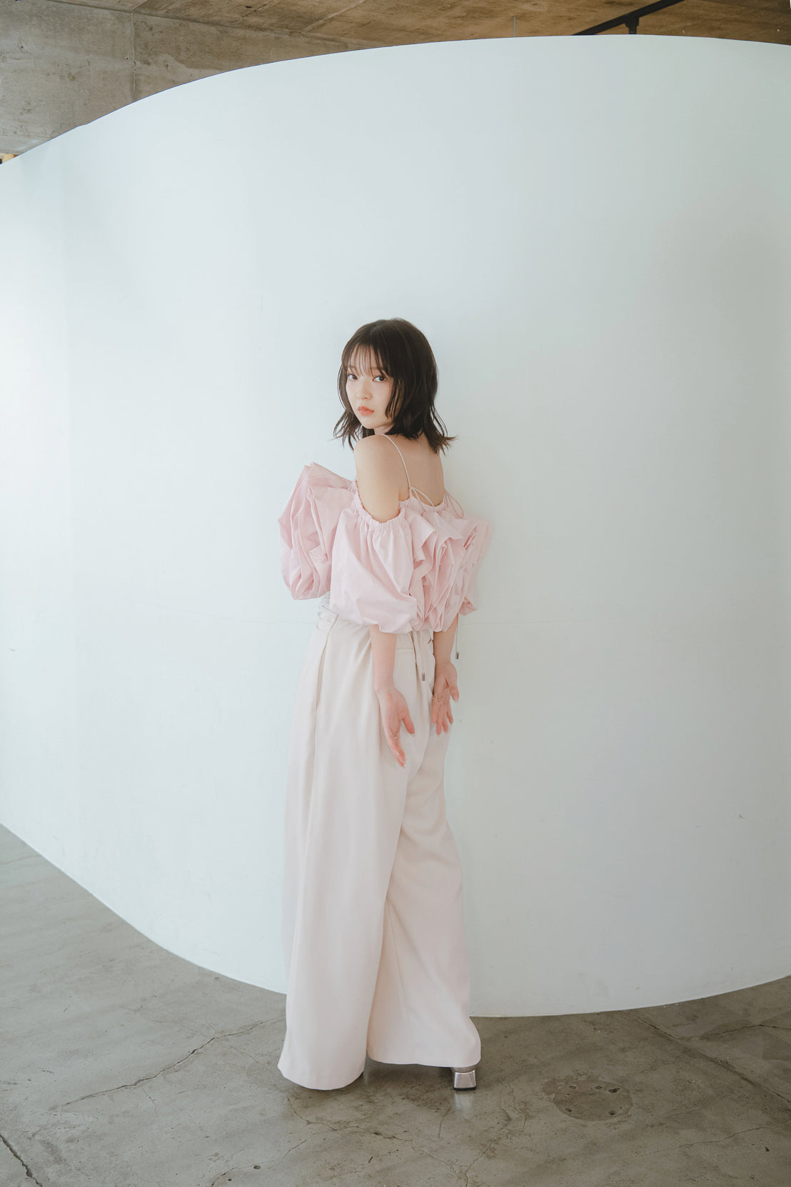 volume off shoulder blouse – andequal