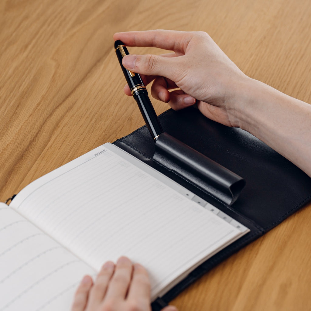 Notebook cover with pen holder, B6 size, Tochigi leather – &Liebe