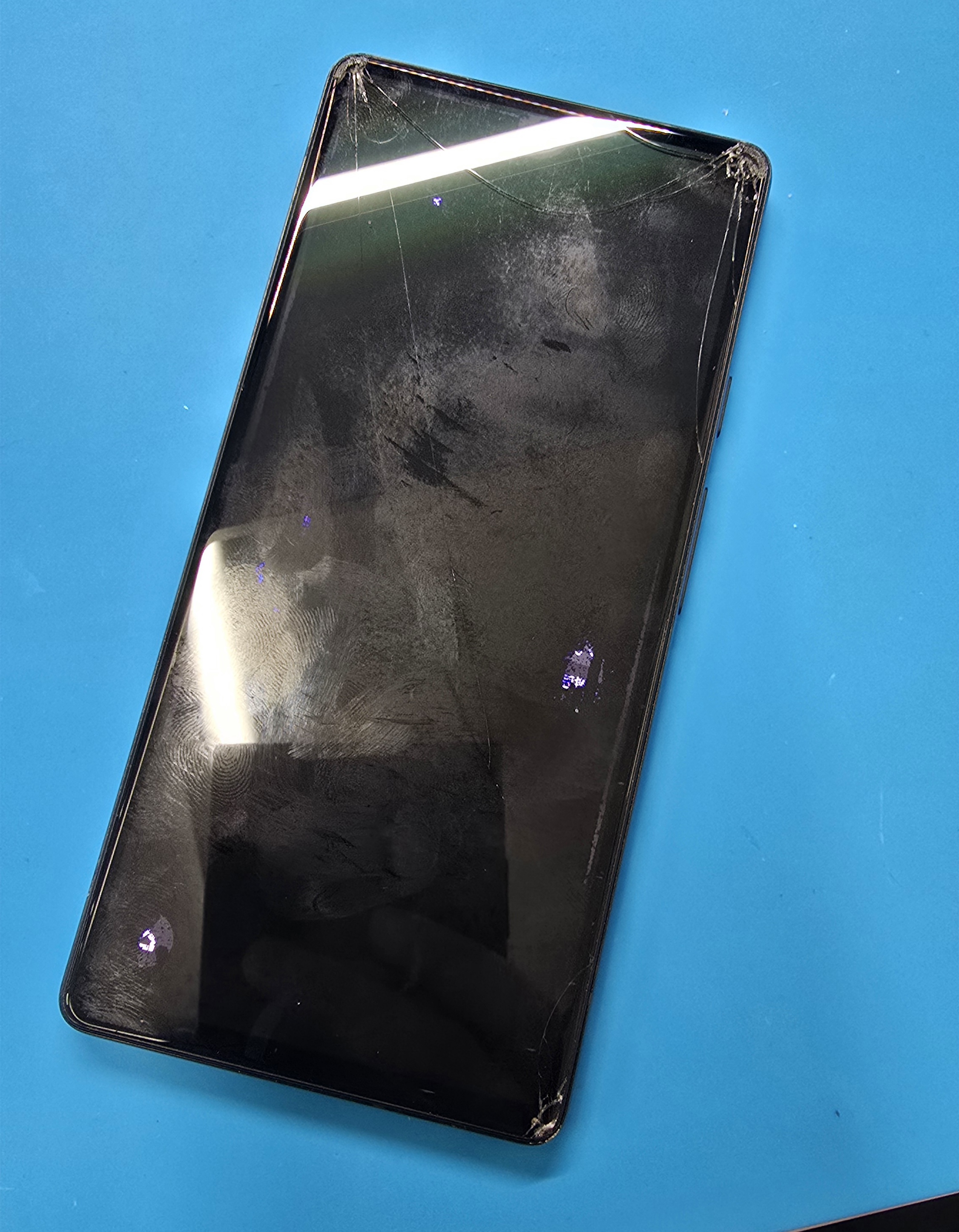 Google Pixel 6a】画面が真っ暗でも修理で復活します！ | Xperia