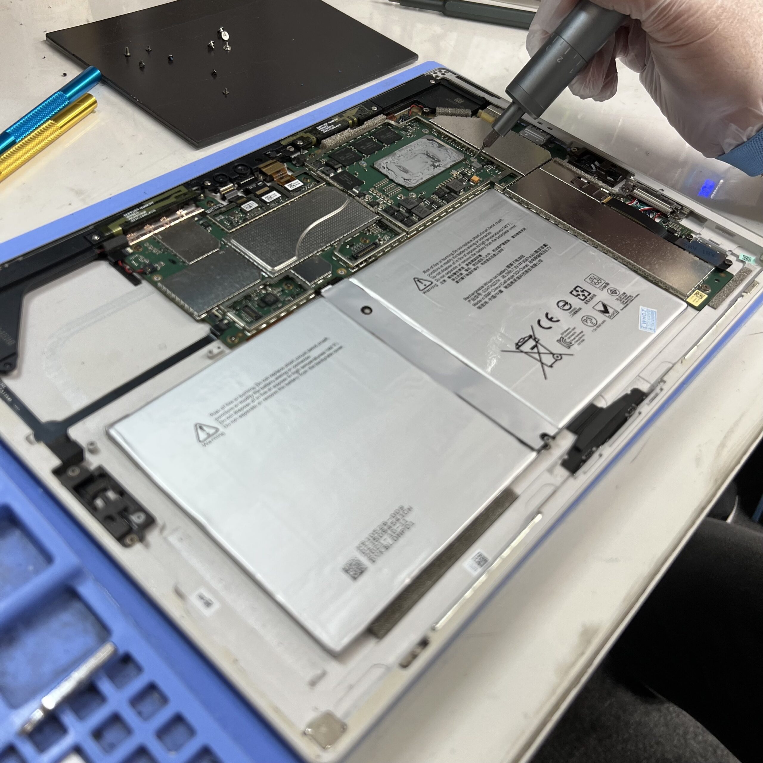 SurfacePro4の修理・分解方法 電池交換は簡単？！