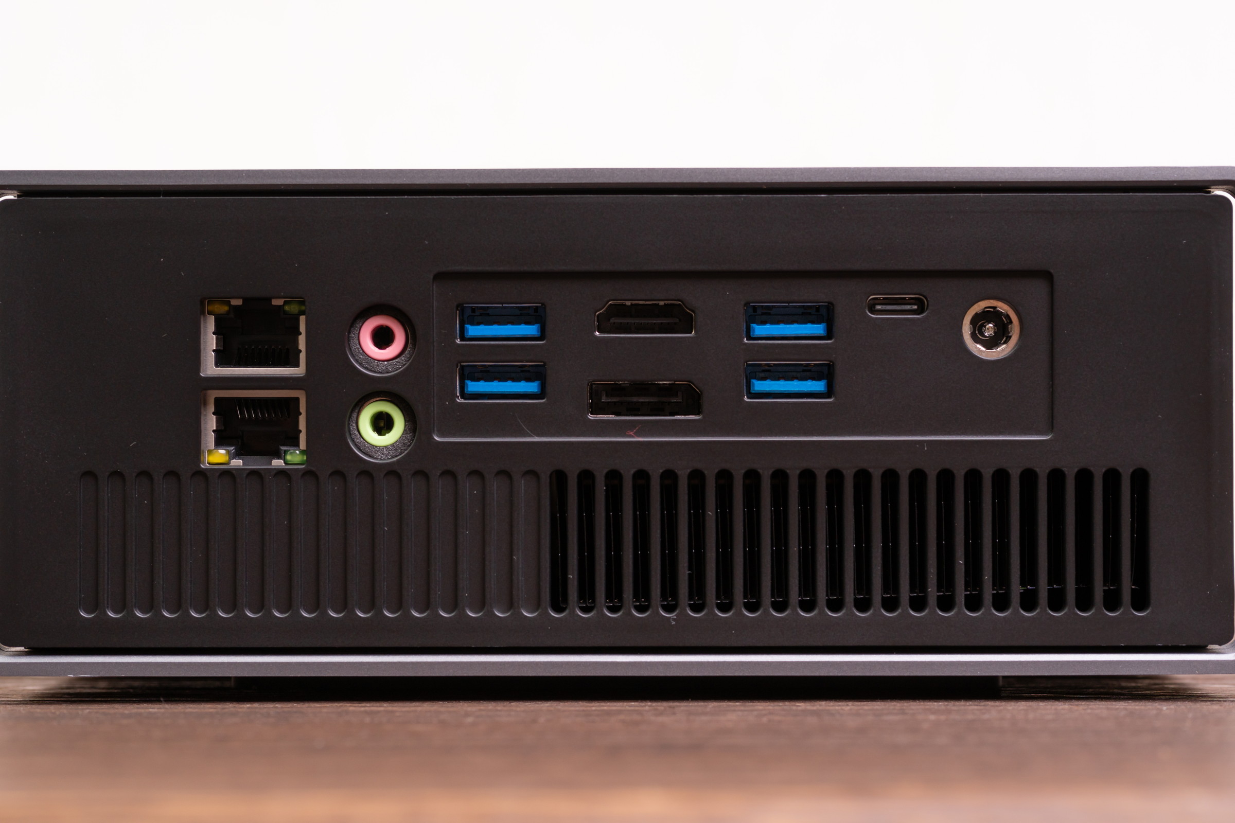 CHUWIの「CoreBox Pro」の実力を確認しました！小型静穏でなかなか良い