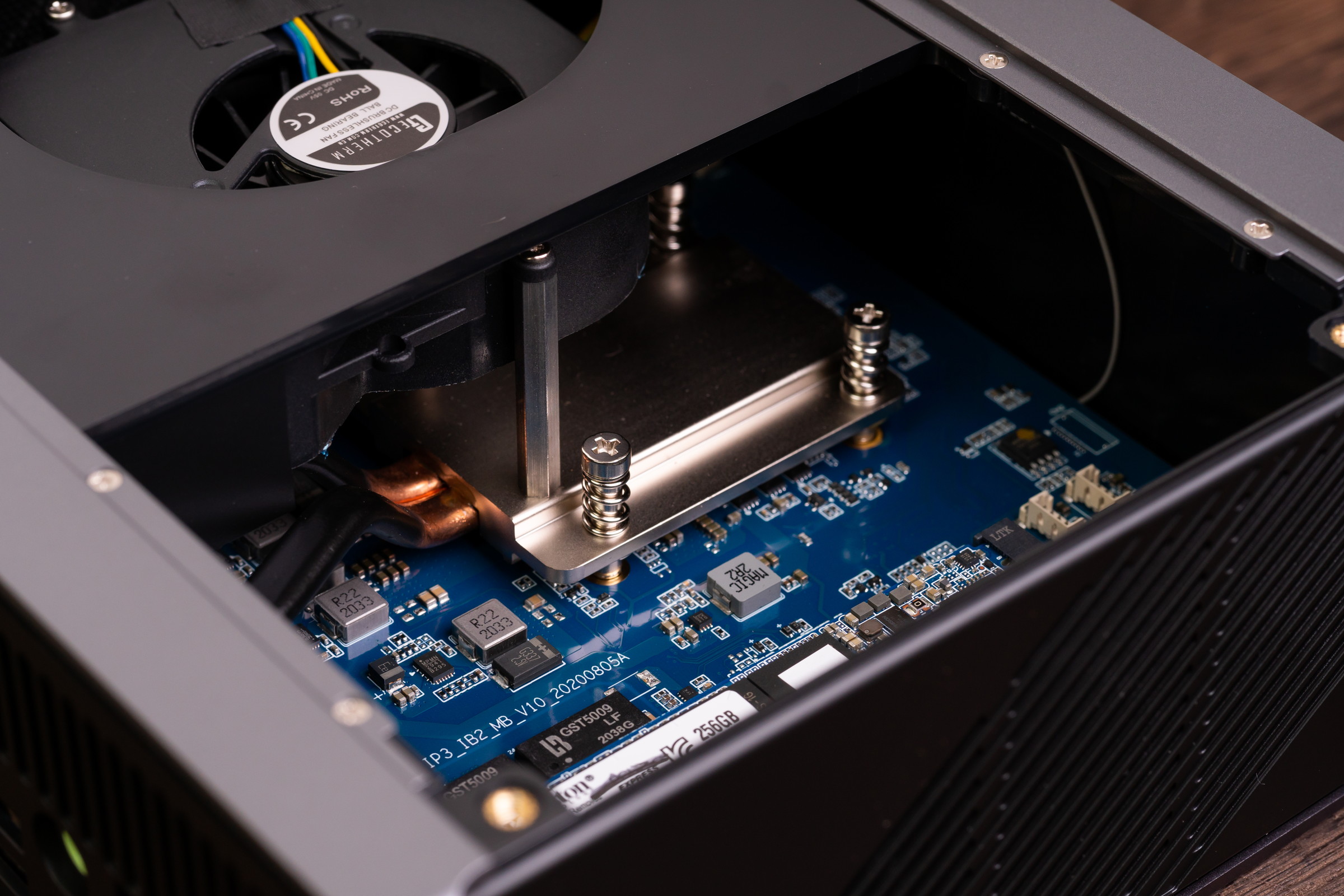 CHUWIの「CoreBox Pro」の実力を確認しました！小型静穏でなかなか良い