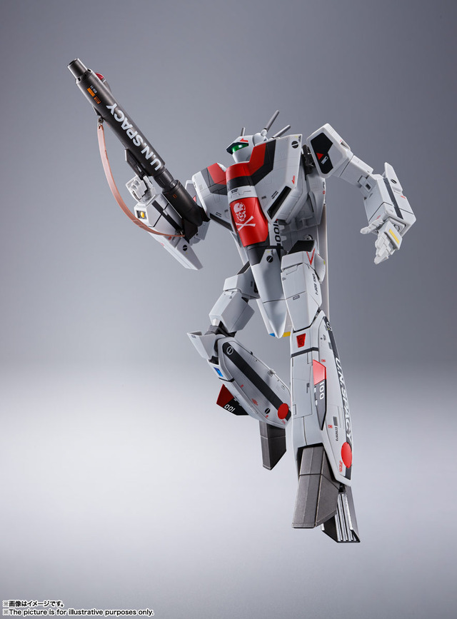 劇場版「超時空要塞マクロス」一条輝の駆る“VF-1S バルキリー”がDX超