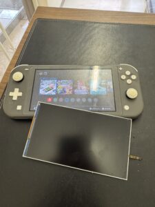 Nintendo Switch Lite 液晶不具合修理】画面が映らない・線が入る症状