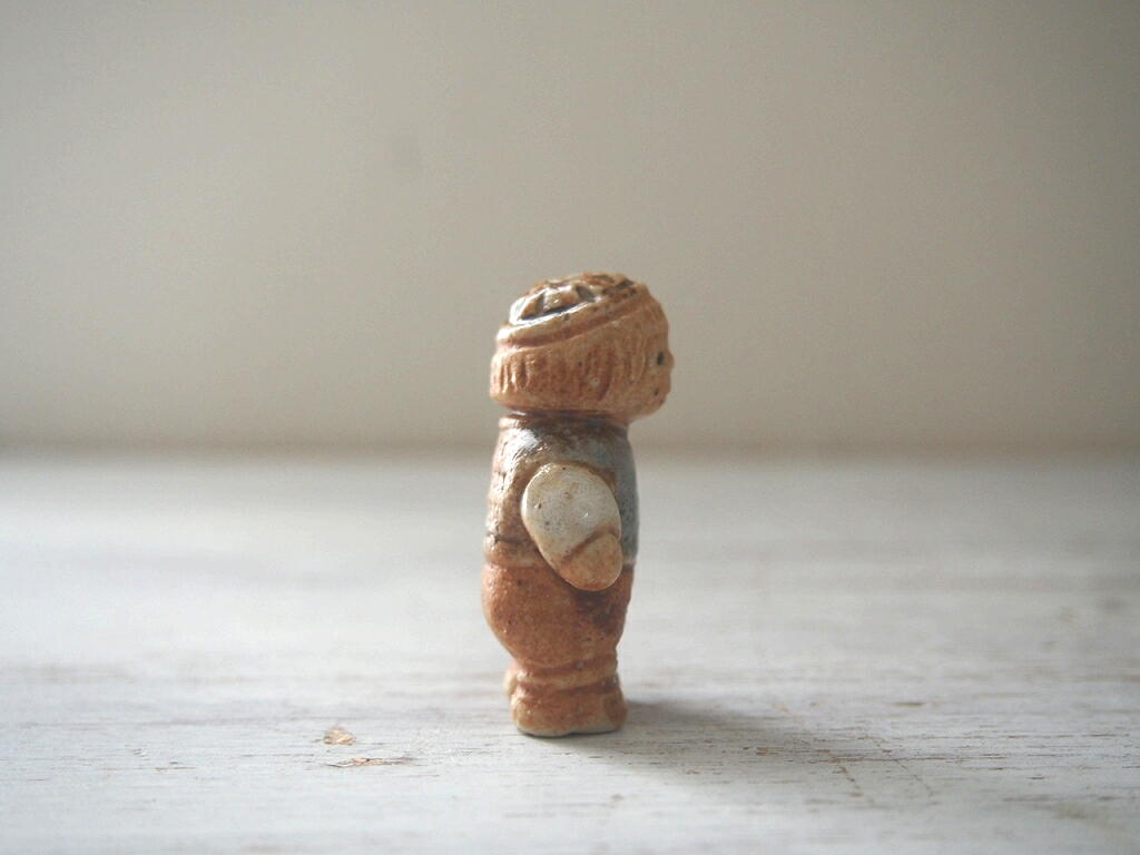 北欧ヴィンテージ Rutebo keramik 子供の置物 - a n t e n n a