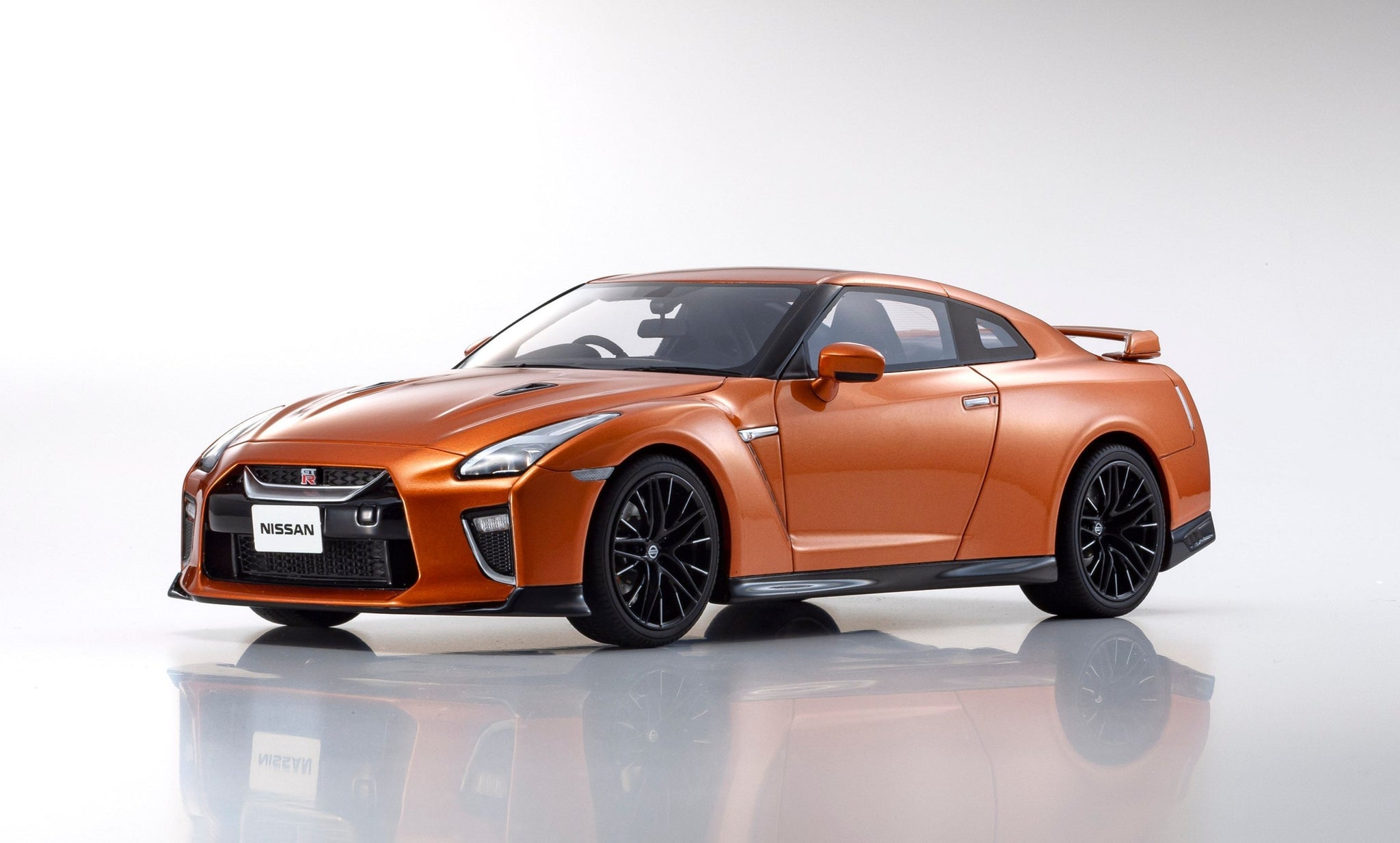 1:18 2020 Nissan GT-R R35 -- Orange -- Kyosho Samurai