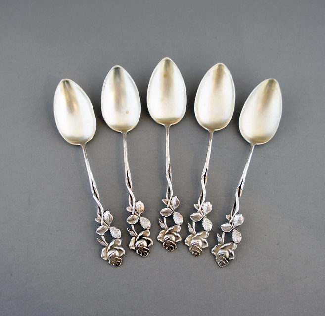 ドイツ「バラ装飾 スプーン5本セット」《アンティックかとう》
