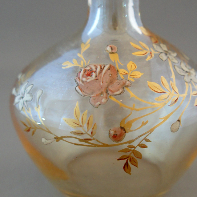 オールドバカラ「ラスター彩色薔薇文様香水瓶」《アンティックかとう》