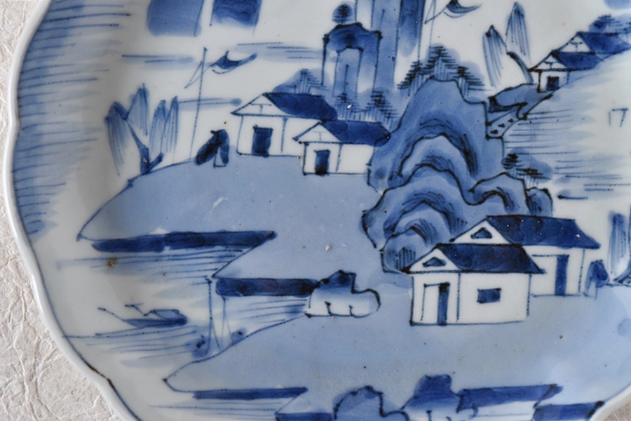 古伊万里 染付 山水風景画 輪花型 6.5寸皿 - 生活骨董と古布の