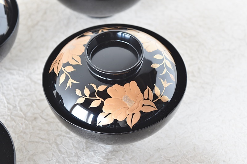 天然木製漆塗 黒塗り金蒔絵 椿蒔絵吸物椀 見返し図有 5客セット - 生活
