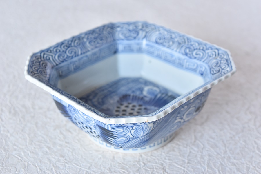 伊万里 染付 鳳凰唐草 線描き イゲ型四方鉢 大 - 生活骨董と古布の