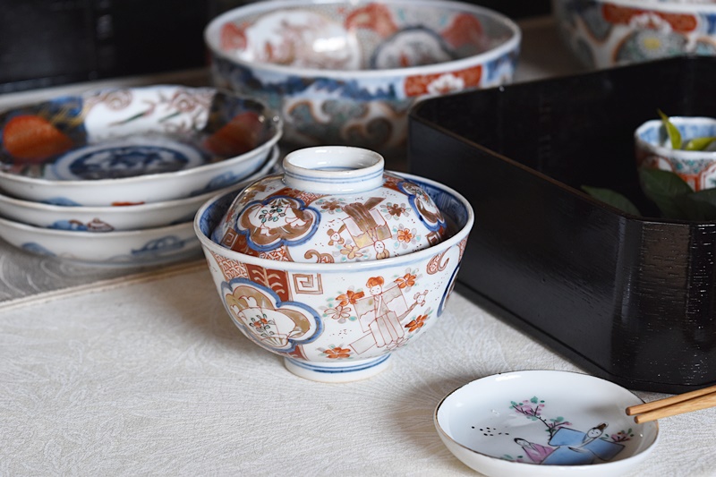 立雛の描かれた蓋付茶碗と豆皿 - 生活骨董と古布のアンティーク