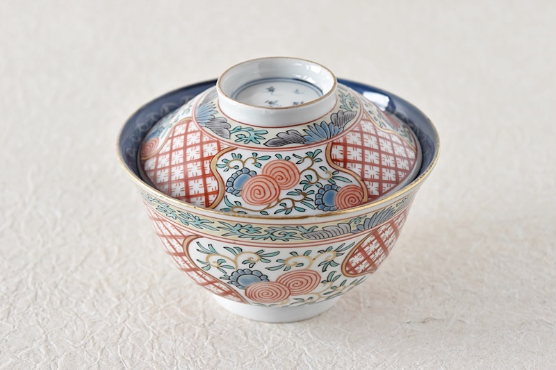 古伊万里 色絵 草花亀甲模様 成化年製文 蓋付茶碗 - 生活骨董と古布の