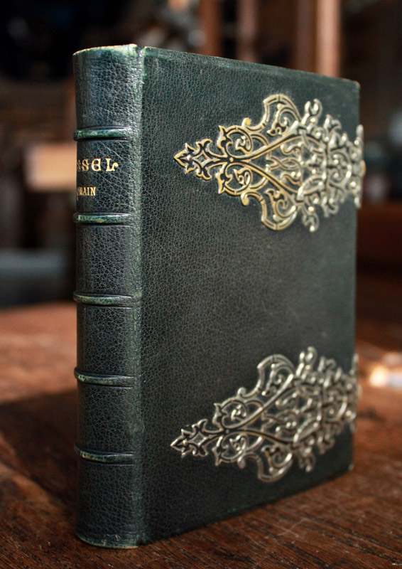 アンティークアナスタシア 神戸北野町 書籍 bibliothèque 高級な装丁の