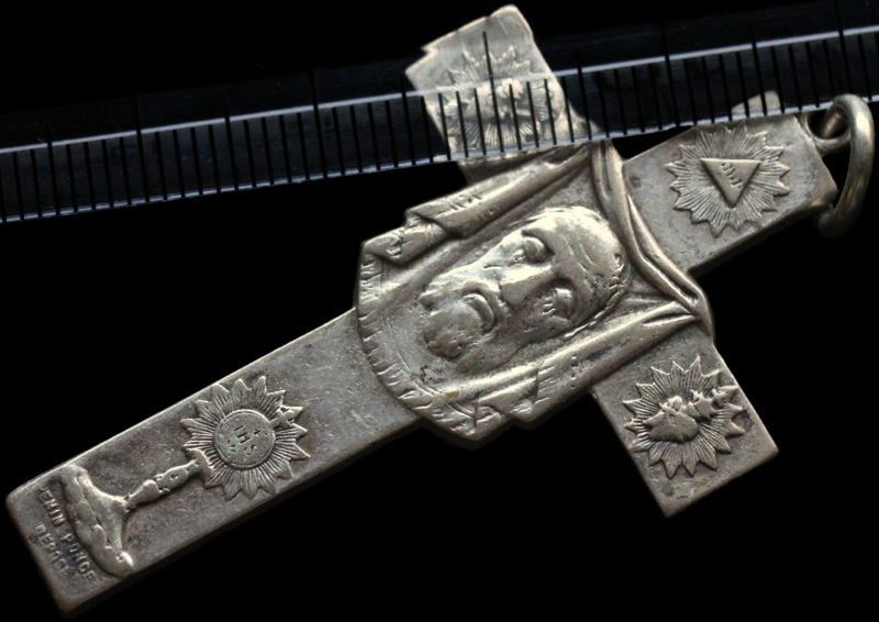 アンティークアナスタシア 神戸北野町 イエス・キリスト 十字架の