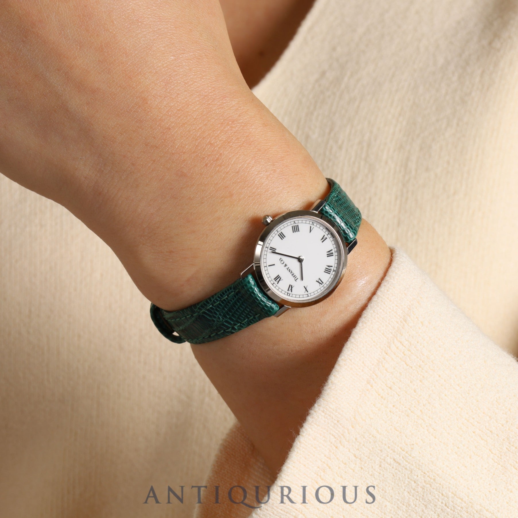 ティファニー ラウンドクラシック L1560 クォーツ WG 純正革ベルト