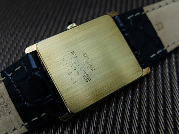 JA-2865| セイコー クオーツ 5P30-5500 18KT 薄型スクエア 槌打ち模様