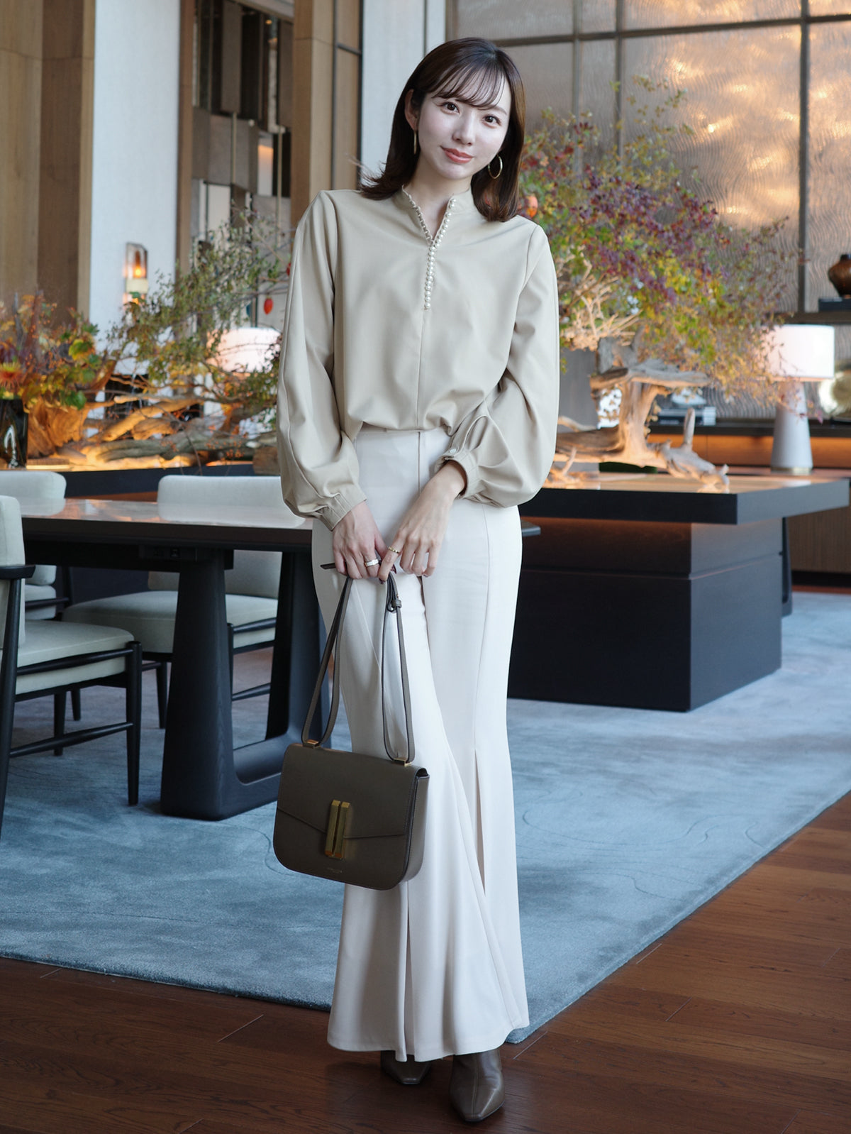 パールトリムブラウス