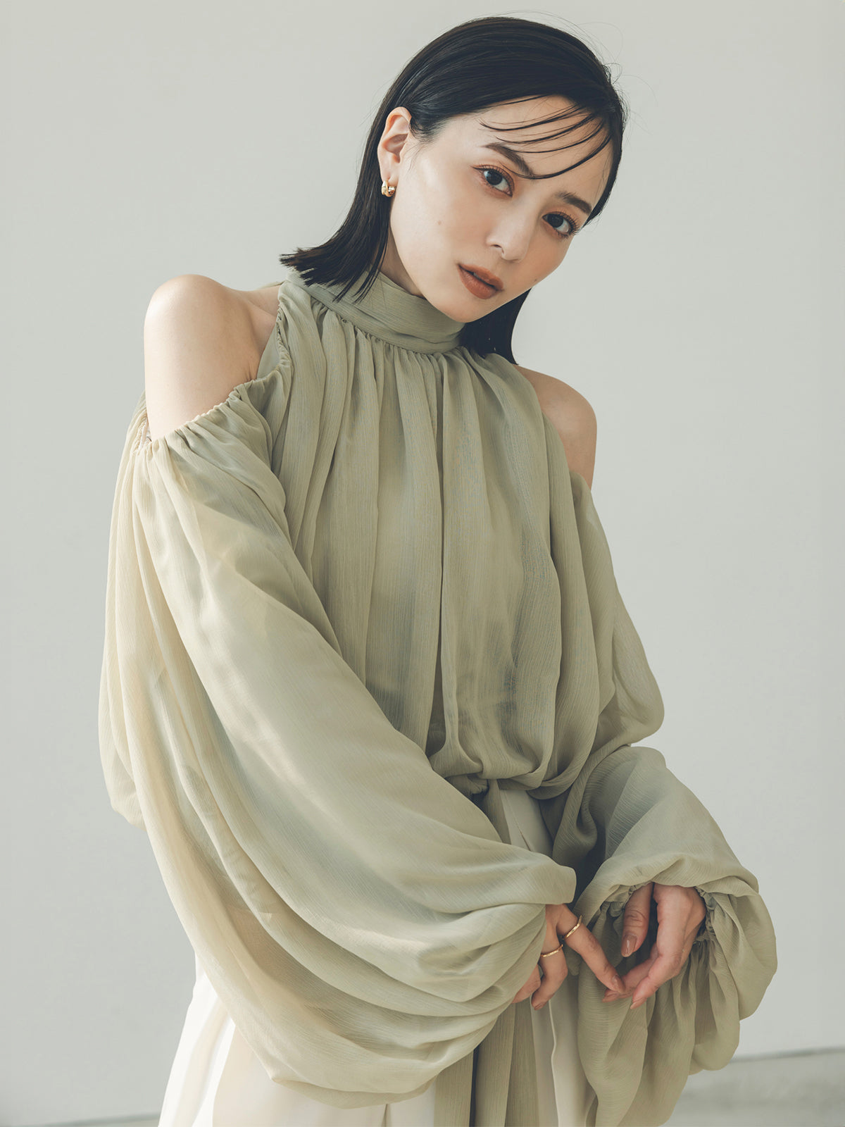 シフォンボリュームブラウス