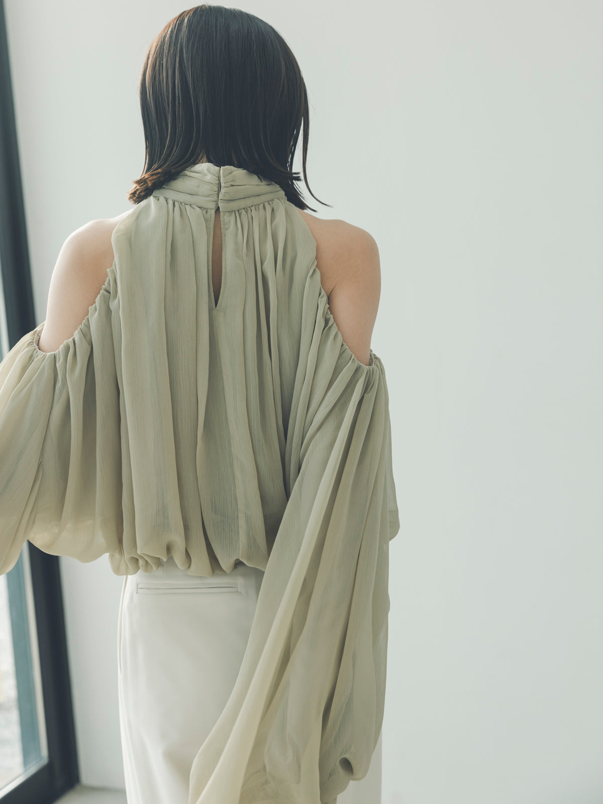 シフォンボリュームブラウス