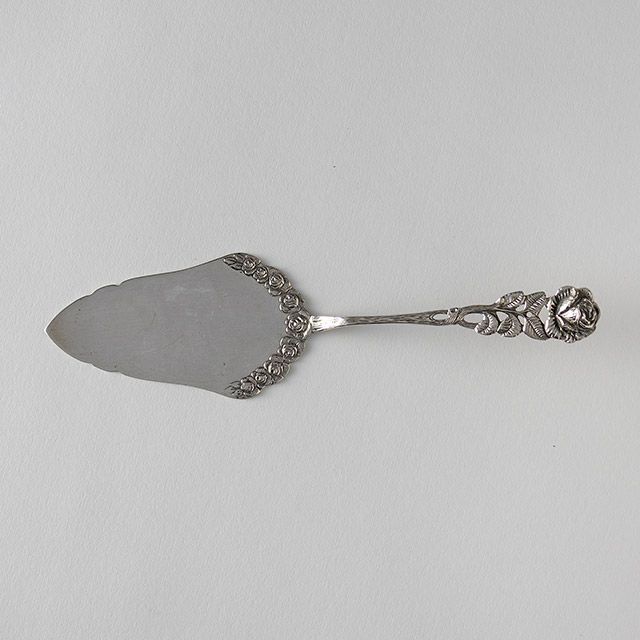 アンティーク　ベルプル　ピューター　スプーン　ケーキサーバー カトラリー > ケーキサーバー・トング｜アンビ
