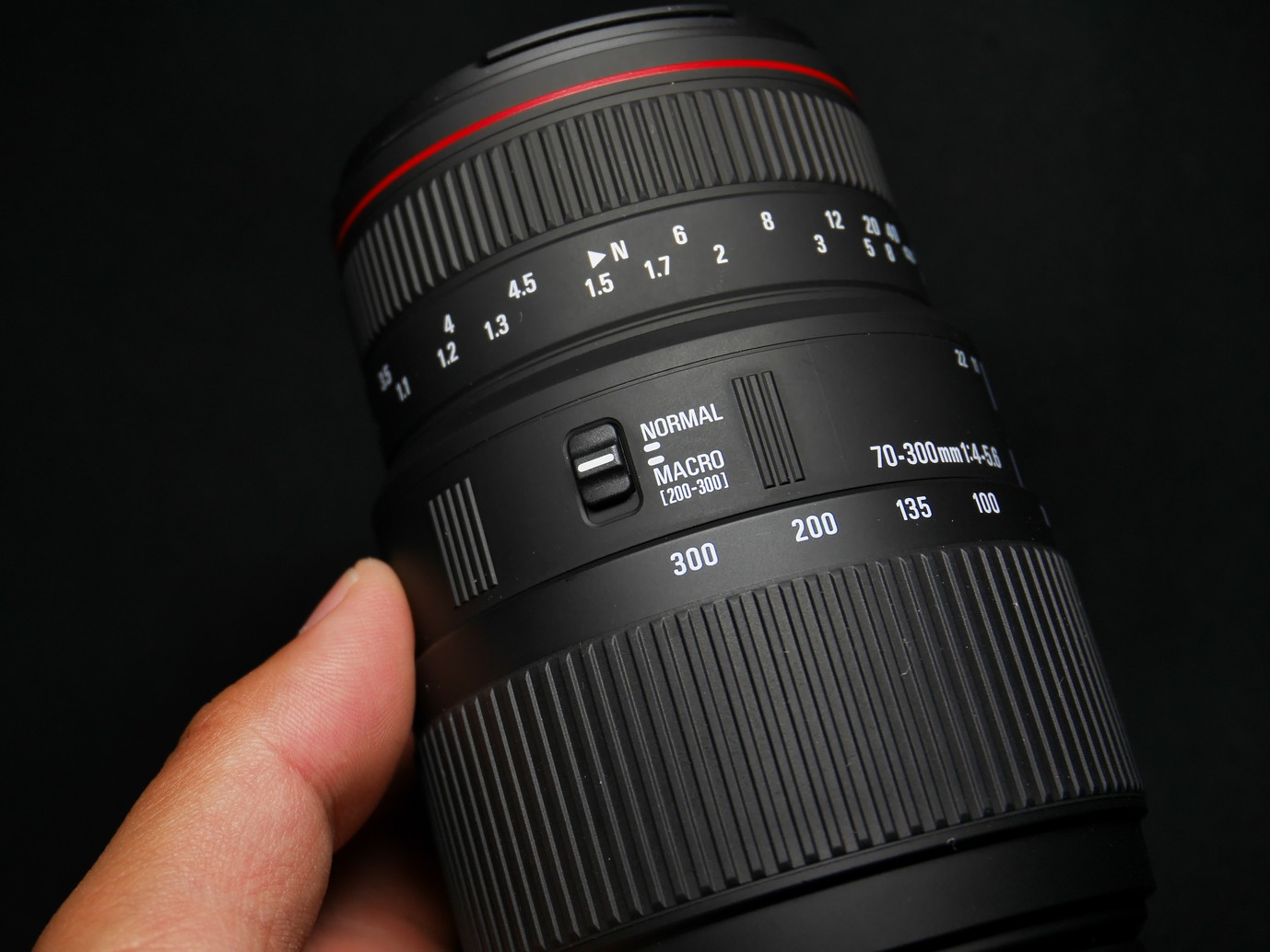 レンズレビュー】PENTAX K-1＋『APO 70-300mm F4-5.6 DG MACRO』外観編