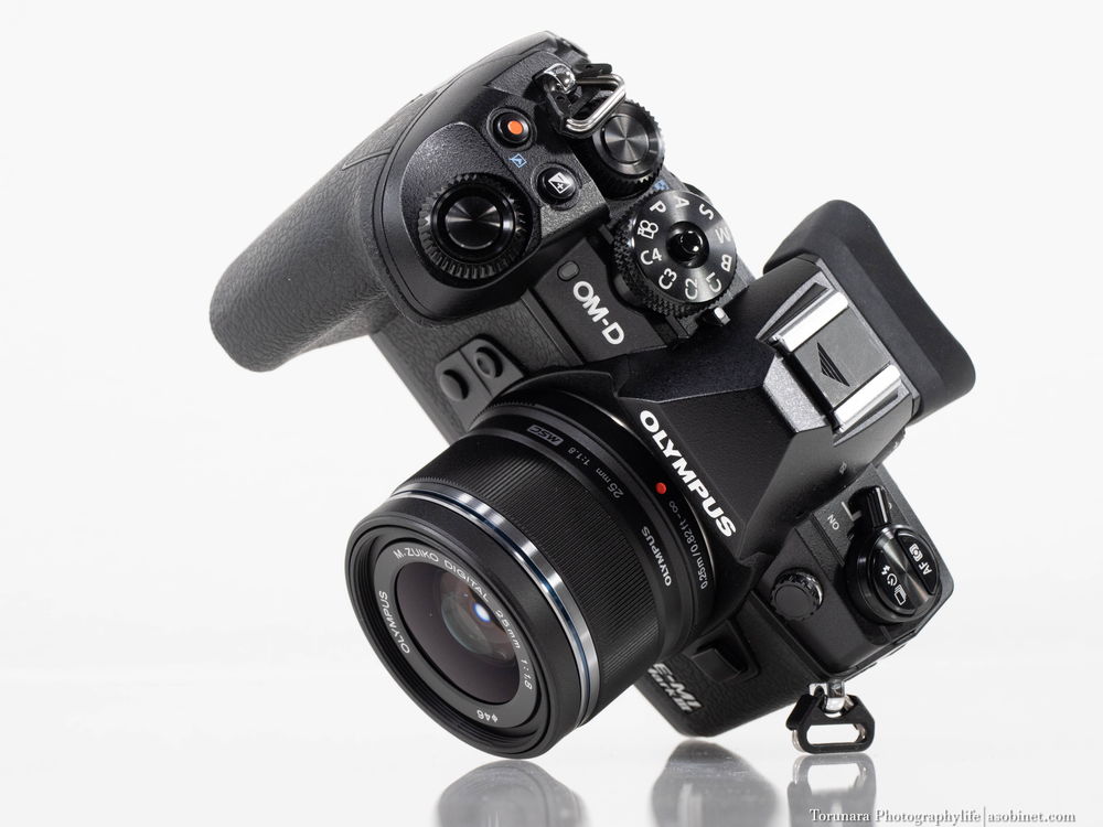 OMDS「M.ZUIKO DIGITAL 25mm F1.8」レンズレビュー 外観・操作性・AF編