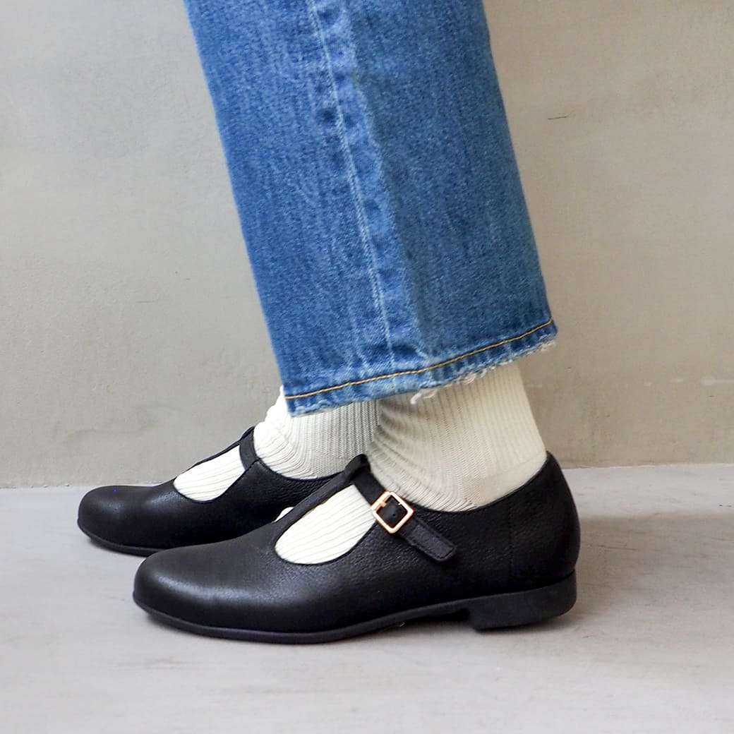 Tストラップシューズ（AS_2810533） | あしながおじさん / cavacava