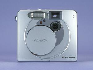 ASCII.jp：FinePix 30i (1/3)