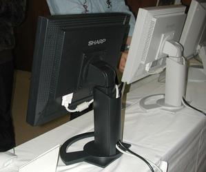 ASCII.jp：シャープ、広視野角・高画質の18.1型SXGA液晶ディスプレー発表