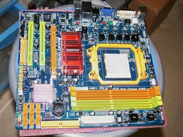 ASCII.jp：「AMD 790GX」搭載のmicro ATX対応マザーがBiostarから登場