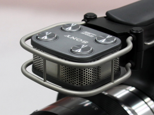 ASCII.jp：ソニー「ハンディカム NEX-VG10」速攻レビュー (1/5)