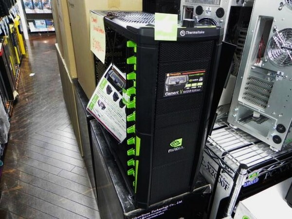 ASCII.jp：CMとTTからNVIDIAカラーの限定PCケースが同時発売！