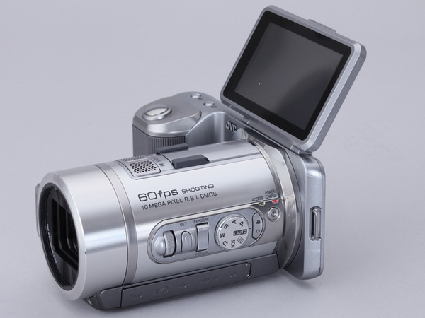 ASCII.jp：ビデオカメラとコンデジが高度に融合!? JVC「GC-PX1」 (1/3)