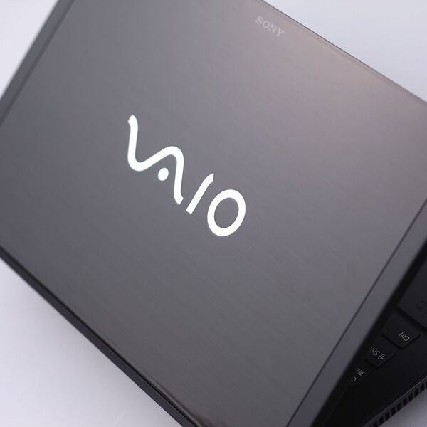 ASCII.jp：究極のハイエンドモバイル、「VAIO Z」夏モデルを試す (1/6)