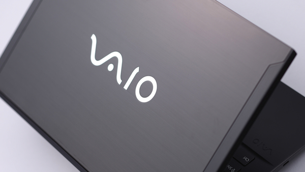 ASCII.jp：究極のハイエンドモバイル、「VAIO Z」夏モデルを試す (1/6)