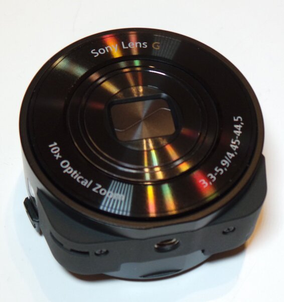 ASCII.jp：便利なのか!? ソニーのレンズカメラ「QX10」を衝動買い！ (1/5)