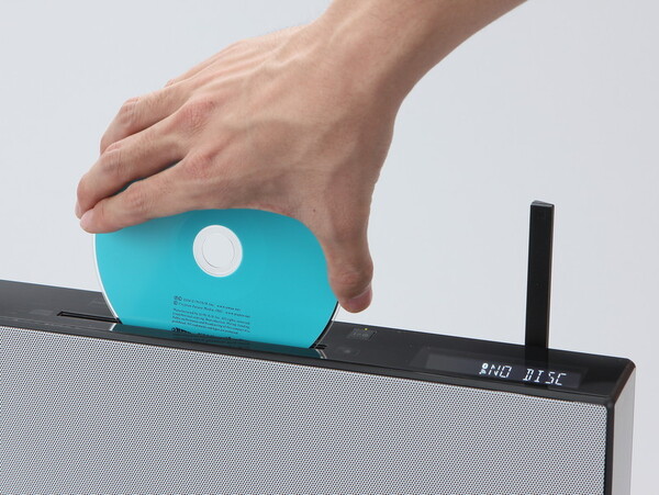 ASCII.jp：現代のラジカセ、ソニー「CMT-X7CD」はスピーカーの決定版 (1/4)