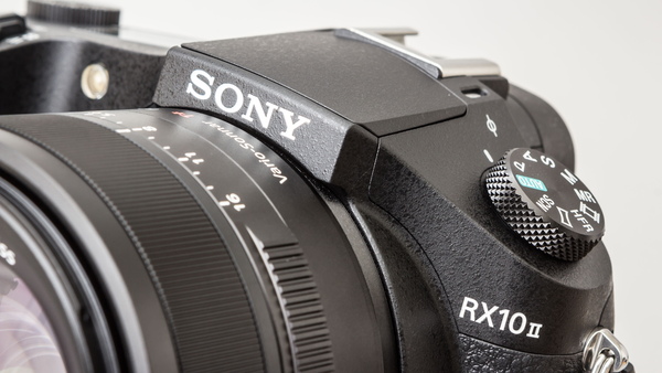 ASCII.jp：4K＆スローモーション動画も！ ソニーの高級望遠デジカメ