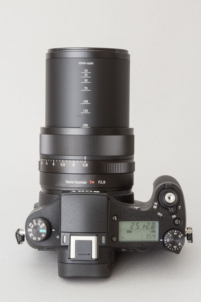 ASCII.jp：4K＆スローモーション動画も！ ソニーの高級望遠デジカメ