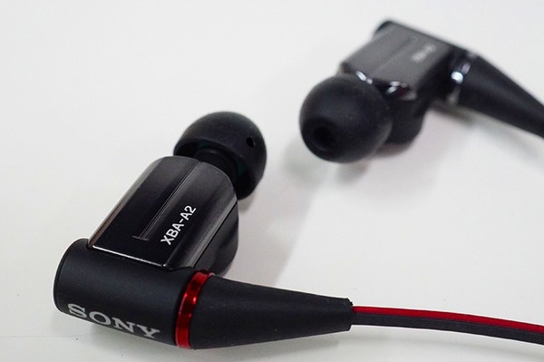 ASCII.jp：ハイレゾ入門に最適なイヤフォン「XBA-A2」：Xperia周辺機器