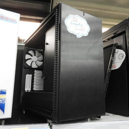 ASCII.jp：Fractal Designの新フラグシップ「Define R6」の販売がスタート